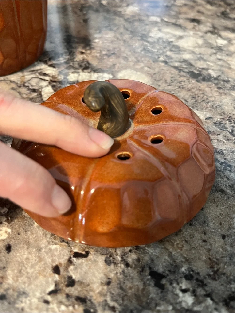 Retired 2010 Scentsy Pumpkin Full Size Ceramic Warmer - Fall Autumn Lantern